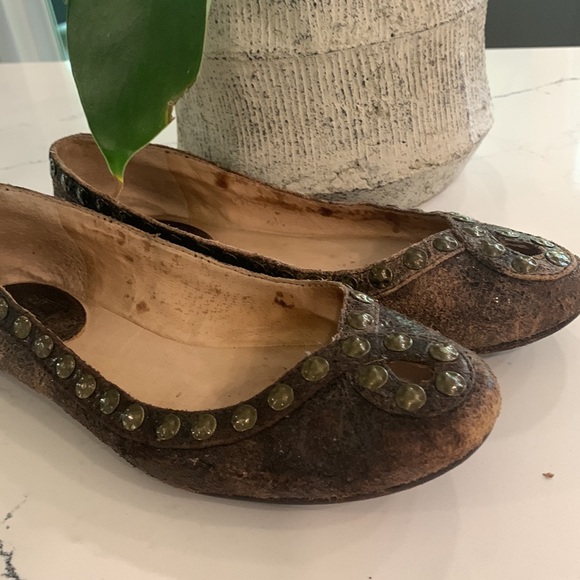 Frye Emma Hammered Stud Slip On Dark Brown Antique Leather Size 8.5 - Picture 3 of 6